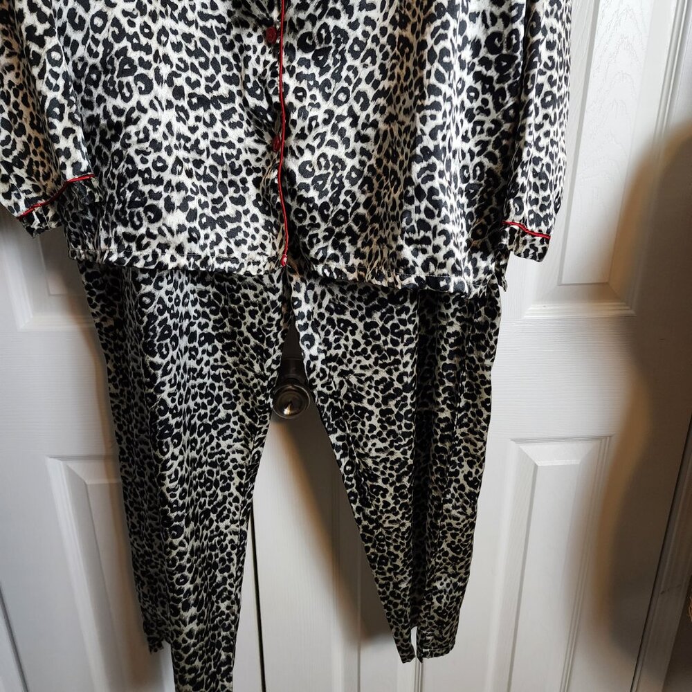 Leopard Pajama Set - Picture 4 of 7